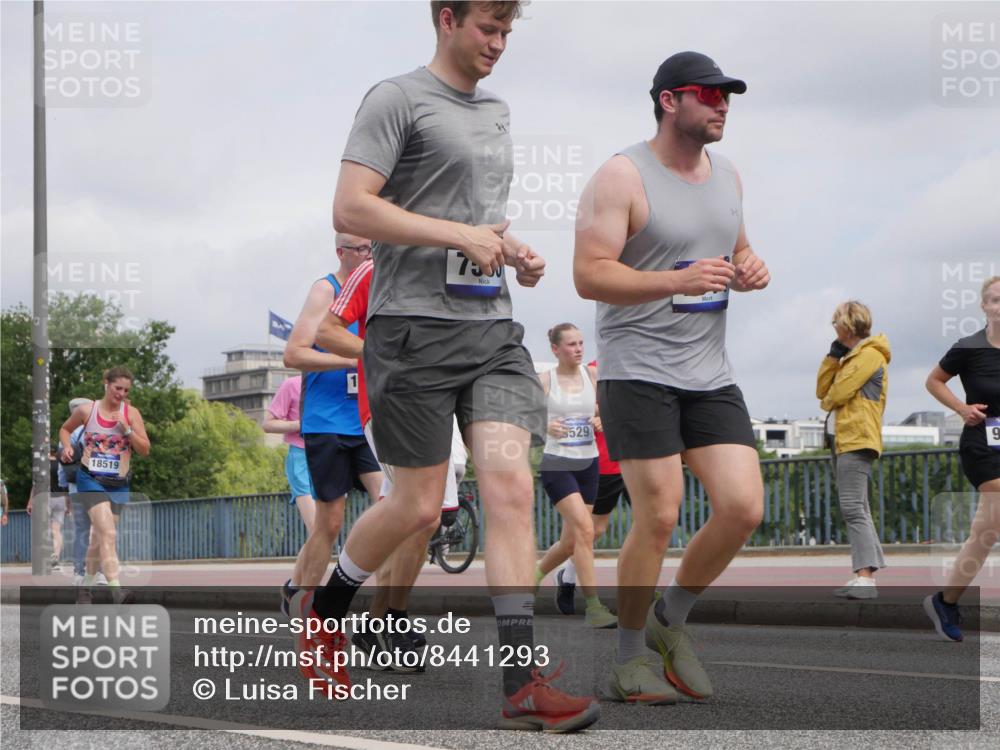 29.06.2025 - hella hamburg halbmarathon Luisa Fischer http://msf.ph/oto/8441293 29.06.2025 10:22:15 Kennedybrücke 18519, 1, 7, 529, 9, 1718, 2311, 2589, 2781, 2895, 3529, 5034, 5098, 5323, 6270, 7051, 7252, 7566, 7844, 8575, 9652 meine-sportfotos.de