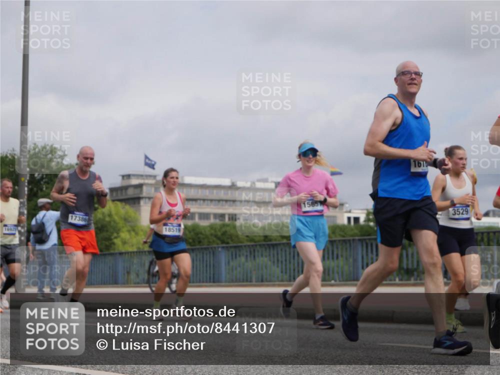 29.06.2025 - hella hamburg halbmarathon Luisa Fischer http://msf.ph/oto/8441307 29.06.2025 10:22:16 Kennedybrücke 16925, 17386, 18519, 15657, 161, 3529, 1718, 2311, 2589, 2781, 2895, 3105, 3118, 3529, 5034, 5098, 5323, 6270, 7051, 7252, 7566, 7844, 8575, 9652 meine-sportfotos.de
