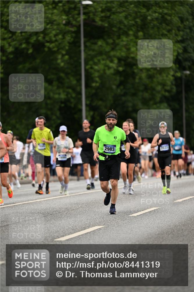 29.06.2025 - hella hamburg halbmarathon Dr. Thomas Lammeyer http://msf.ph/oto/8441319 29.06.2025 10:57:13 Kennedybrücke 2420, 2983, 2988, 3227, 3787, 6135, 6604, 7032, 7511, 7690, 7735, 7871, 8250, 8251, 9340, 10080, 10417, 10568, 10600, 10693, 10879, 10884, 10981 meine-sportfotos.de