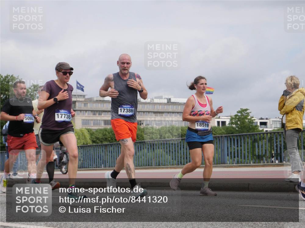 29.06.2025 - hella hamburg halbmarathon Luisa Fischer http://msf.ph/oto/8441320 29.06.2025 10:22:17 Kennedybrücke 5098, 17736, 17386, 18519, 1718, 2311, 2589, 2895, 3105, 3118, 3529, 5034, 5098, 6270, 7051, 7252, 7566, 7844, 8575, 9652 meine-sportfotos.de