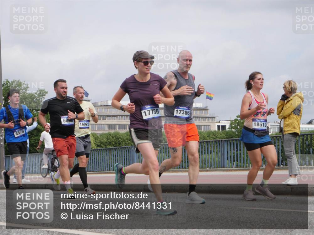 29.06.2025 - hella hamburg halbmarathon Luisa Fischer http://msf.ph/oto/8441331 29.06.2025 10:22:18 Kennedybrücke 8575, 5098, 16925, 17736, 17386, 18519, 1718, 2311, 2589, 2895, 3105, 3118, 3529, 5034, 5098, 6270, 7252, 7566, 7844, 8575, 9652 meine-sportfotos.de