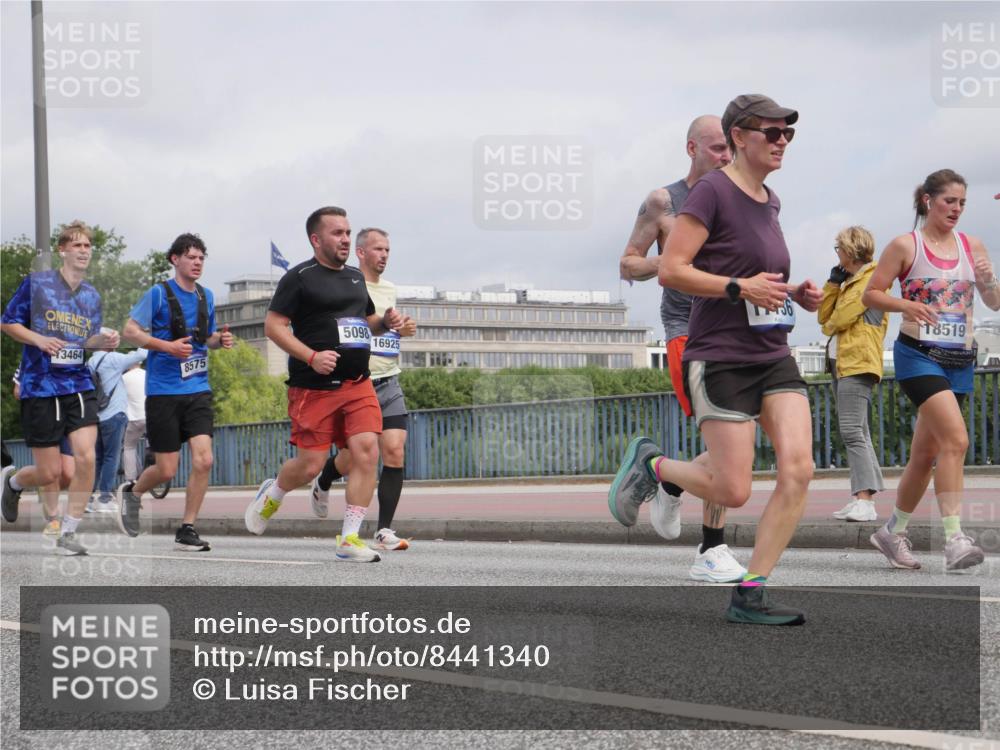 29.06.2025 - hella hamburg halbmarathon Luisa Fischer http://msf.ph/oto/8441340 29.06.2025 10:22:18 Kennedybrücke 3464, 5098, 16925, 8575, 18519, 1718, 2311, 2589, 2895, 3105, 3118, 3529, 5034, 5098, 6270, 7252, 7566, 7844, 8575, 9652 meine-sportfotos.de
