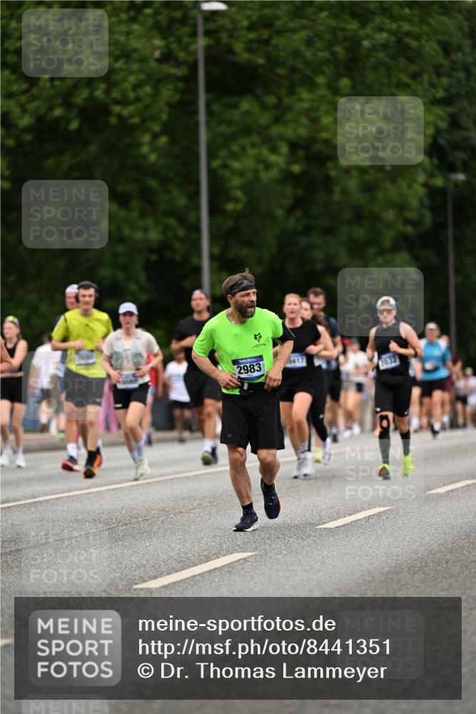 29.06.2025 - hella hamburg halbmarathon Dr. Thomas Lammeyer http://msf.ph/oto/8441351 29.06.2025 10:57:13 Kennedybrücke 2420, 2983, 2988, 3227, 3787, 6135, 6604, 7032, 7511, 7690, 7735, 7871, 8250, 8251, 9340, 10080, 10417, 10568, 10600, 10693, 10879, 10884, 10981 meine-sportfotos.de