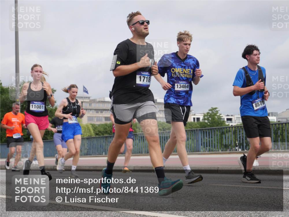 29.06.2025 - hella hamburg halbmarathon Luisa Fischer http://msf.ph/oto/8441369 29.06.2025 10:22:20 Kennedybrücke 11081, 17238, 503, 6142, 1718, 13464, 8575, 1325, 1718, 1755, 2017, 2589, 2895, 3105, 3118, 3529, 4722, 5034, 5098, 6270, 6736, 7252, 8575, 8761, 9252 meine-sportfotos.de