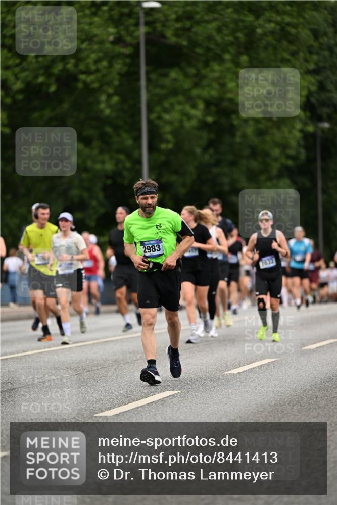 29.06.2025 - hella hamburg halbmarathon Dr. Thomas Lammeyer http://msf.ph/oto/8441413 29.06.2025 10:57:14 Kennedybrücke 2420, 2983, 2988, 3227, 3787, 4595, 6135, 6604, 7032, 7511, 7690, 7735, 7871, 9340, 10080, 10417, 10568, 10600, 10693, 10879, 10884, 10981 meine-sportfotos.de