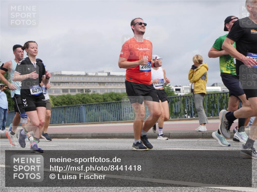 29.06.2025 - hella hamburg halbmarathon Luisa Fischer http://msf.ph/oto/8441418 29.06.2025 10:22:24 Kennedybrücke 6270, 18, 2895, 14593, 1325, 1332, 1755, 2017, 2589, 2812, 2895, 3105, 3118, 4108, 4110, 4722, 5034, 5080, 5449, 6270, 6542, 6736, 7143, 7252, 8761, 9252, 9270, 9272, 9856, 10124, 10129 meine-sportfotos.de