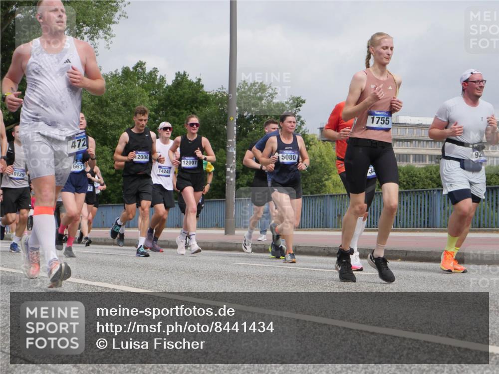 29.06.2025 - hella hamburg halbmarathon Luisa Fischer http://msf.ph/oto/8441434 29.06.2025 10:22:27 Kennedybrücke 0129, 472, 2006, 663, 14245, 12007, 5080, 1755, 92, 1325, 1332, 1755, 2017, 2589, 2812, 2895, 3105, 3118, 4108, 4110, 4722, 5080, 5449, 6270, 6542, 6736, 7143, 8761, 9252, 9270, 9272, 9856, 10124, 10129 meine-sportfotos.de