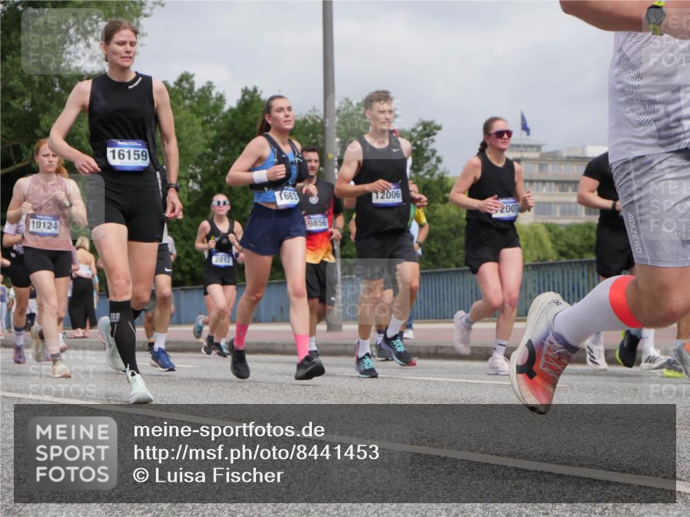 29.06.2025 - hella hamburg halbmarathon Luisa Fischer http://msf.ph/oto/8441453 29.06.2025 10:22:28 Kennedybrücke 10124, 16159, 2812, 663, 9856, 12006, 2007, 1159, 1160, 1325, 1332, 1755, 2017, 2589, 2703, 2812, 3105, 3118, 4108, 4110, 4722, 5080, 5449, 6249, 6270, 6542, 6736, 7143, 8761, 9252, 9270, 9272, 9856, 10124, 10129 meine-sportfotos.de