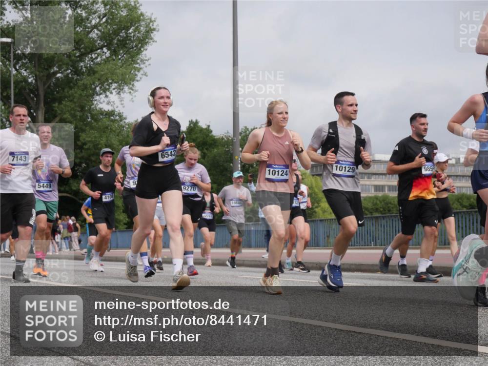 29.06.2025 - hella hamburg halbmarathon Luisa Fischer http://msf.ph/oto/8441471 29.06.2025 10:22:30 Kennedybrücke 7143, 5449, 4108, 91, 6542, 9270, 12741, 18686, 10124, 9856, 10129, 1159, 1160, 1325, 1332, 1708, 1755, 2017, 2703, 2812, 4108, 4110, 4722, 5080, 5449, 6249, 6542, 6736, 7143, 8761, 9252, 9270, 9272, 9856, 10124, 10129 meine-sportfotos.de