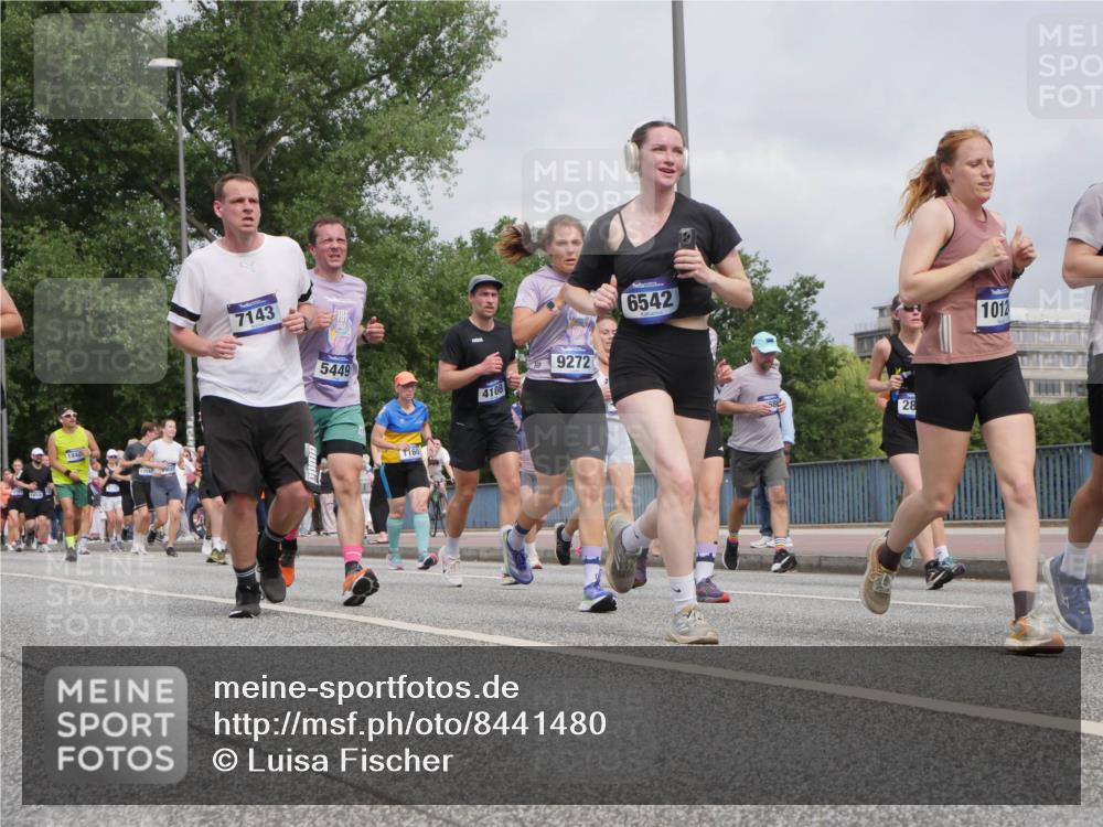 29.06.2025 - hella hamburg halbmarathon Luisa Fischer http://msf.ph/oto/8441480 29.06.2025 10:22:31 Kennedybrücke 1840, 13544, 905, 7143, 5449, 4108, 9272, 6542, 58, 28, 1012, 1159, 1160, 1325, 1332, 1708, 1755, 2017, 2703, 2812, 4108, 4110, 4722, 5080, 5449, 6249, 6542, 6736, 7143, 8761, 9252, 9270, 9272, 9856, 10124, 10129, 10540 meine-sportfotos.de