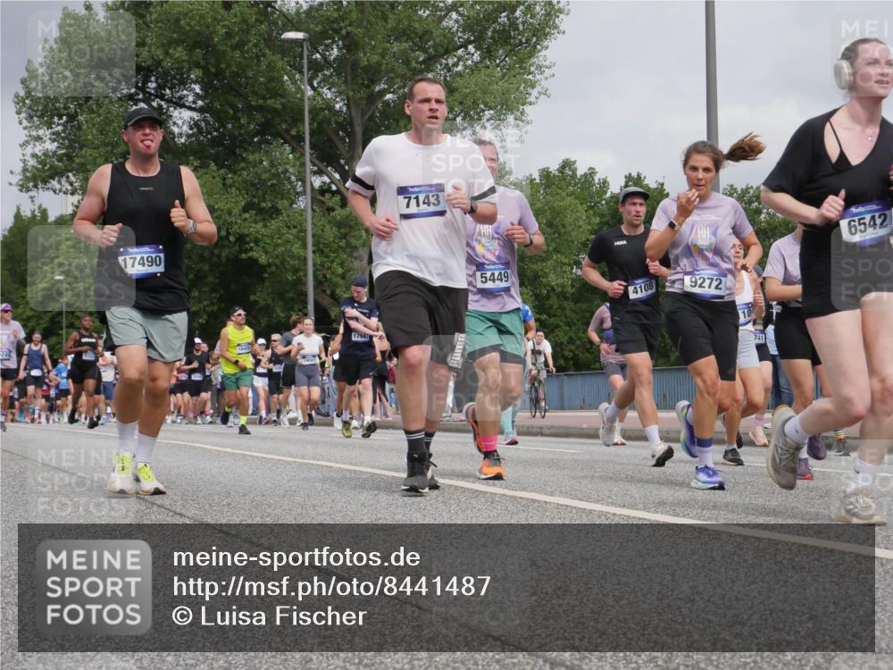 29.06.2025 - hella hamburg halbmarathon Luisa Fischer http://msf.ph/oto/8441487 29.06.2025 10:22:31 Kennedybrücke 7143, 17490, 2703, 18405, 17941, 5449, 6542, 4108, 9272, 10, 741, 1159, 1160, 1325, 1332, 1708, 1755, 2017, 2703, 2812, 4108, 4110, 4722, 5080, 5449, 6249, 6542, 6736, 7143, 8761, 9252, 9270, 9272, 9856, 10124, 10129, 10540 meine-sportfotos.de