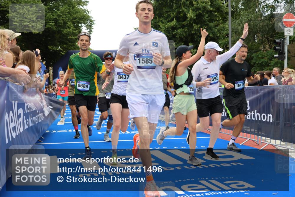 29.06.2025 - hella hamburg halbmarathon Strokosch-Dieckow http://msf.ph/oto/8441496 29.06.2025 10:49:32 Ziel 1342, 1476, 2504, 2516, 2592, 2596, 2878, 2889, 2937, 5705, 5978, 6115, 8437, 8689, 8813, 9038, 9463, 9649, 11339, 11340, 11679, 11779, 11977, 12094, 13233, 13269, 14562, 14838, 15392, 15857, 16114, 16592, 16738, 16891, 17001, 18058, 18476, 18887, 18960 meine-sportfotos.de