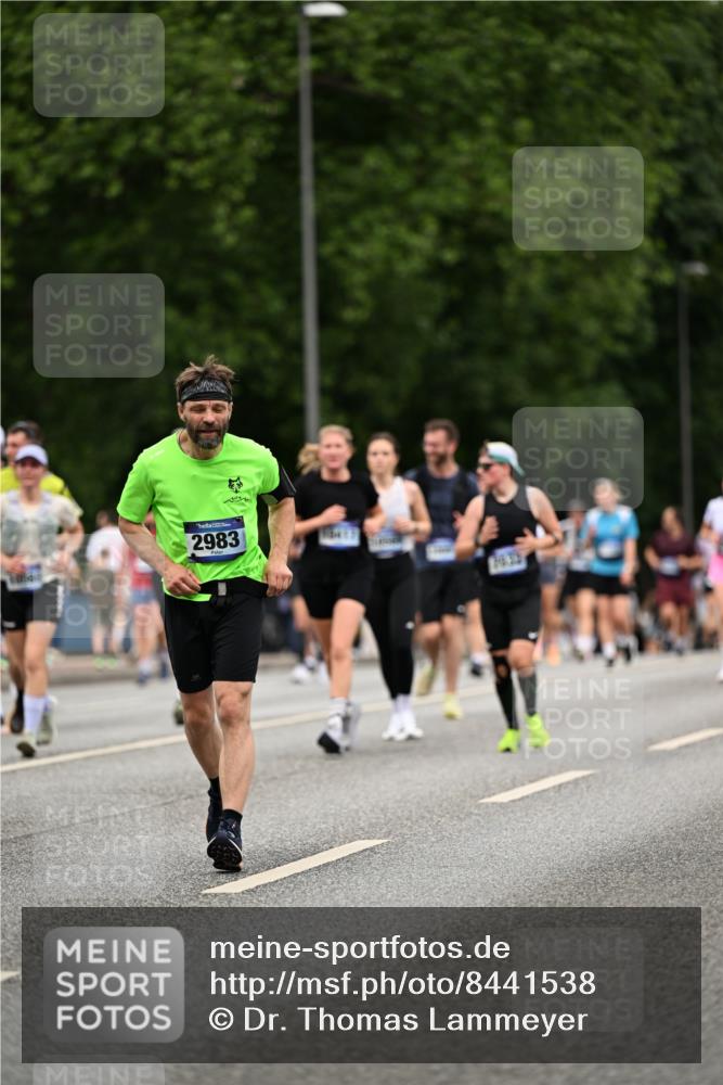 29.06.2025 - hella hamburg halbmarathon Dr. Thomas Lammeyer http://msf.ph/oto/8441538 29.06.2025 10:57:15 Kennedybrücke 2420, 2983, 2988, 3227, 3787, 4595, 6135, 6604, 7032, 7511, 7690, 7735, 7871, 9340, 10080, 10417, 10568, 10600, 10879, 10884, 10981 meine-sportfotos.de