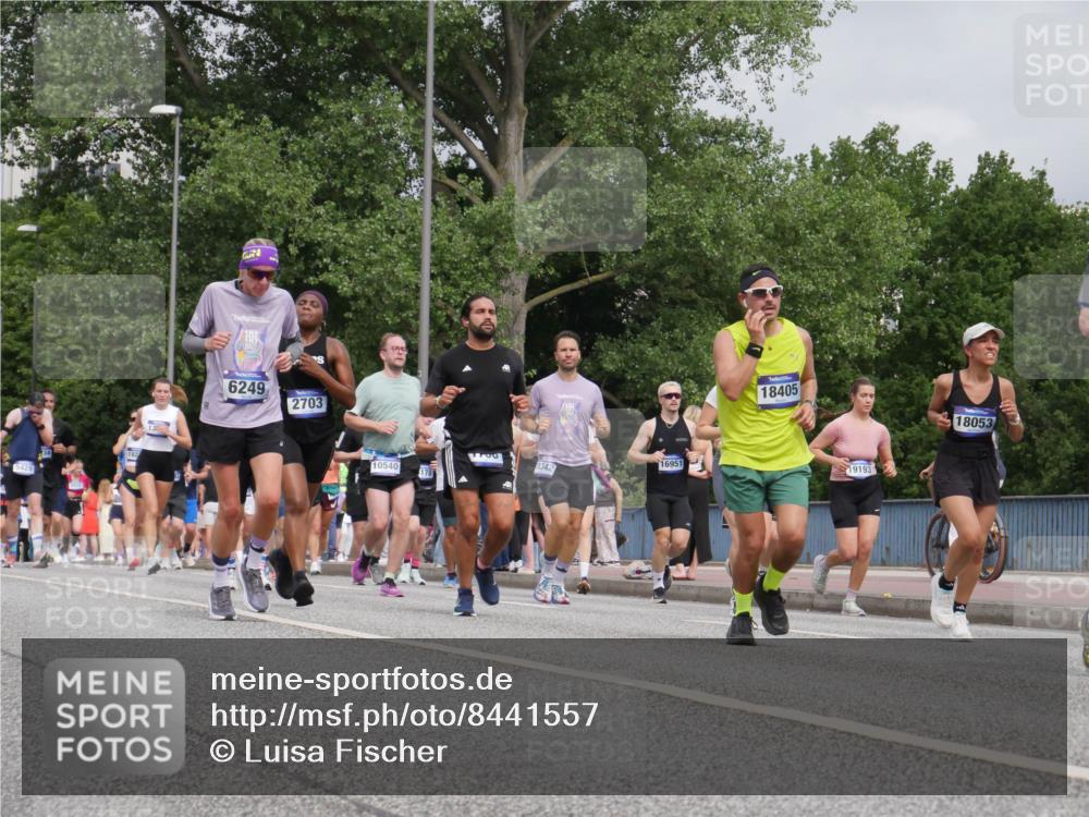 29.06.2025 - hella hamburg halbmarathon Luisa Fischer http://msf.ph/oto/8441557 29.06.2025 10:22:35 Kennedybrücke 182, 6249, 2703, 1700, 16951, 3342, 10540, 178, 18405, 19193, 18053, 1159, 1160, 1708, 2703, 2812, 4108, 4110, 5449, 6249, 6542, 7143, 8778, 9270, 9272, 9856, 10124, 10540 meine-sportfotos.de
