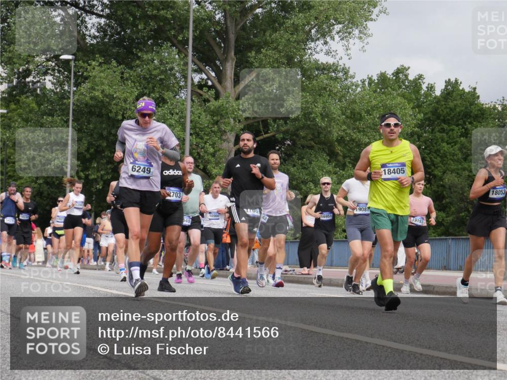29.06.2025 - hella hamburg halbmarathon Luisa Fischer http://msf.ph/oto/8441566 29.06.2025 10:22:35 Kennedybrücke 5429, 18234, 1827, 1356, 6249, 2703, 640, 7708, 10966, 16951, 18405, 1908, 19193, 18053, 1159, 1160, 1708, 2703, 2812, 4108, 4110, 5449, 6249, 6542, 7143, 8778, 9270, 9272, 9856, 10124, 10540 meine-sportfotos.de