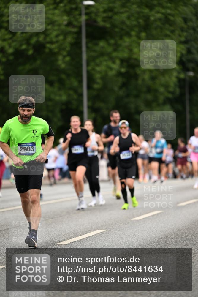 29.06.2025 - hella hamburg halbmarathon Dr. Thomas Lammeyer http://msf.ph/oto/8441634 29.06.2025 10:57:15 Kennedybrücke 2420, 2983, 2988, 3227, 3787, 4595, 6135, 6604, 7032, 7511, 7690, 7735, 7871, 9340, 10080, 10417, 10568, 10600, 10879, 10884, 10981 meine-sportfotos.de