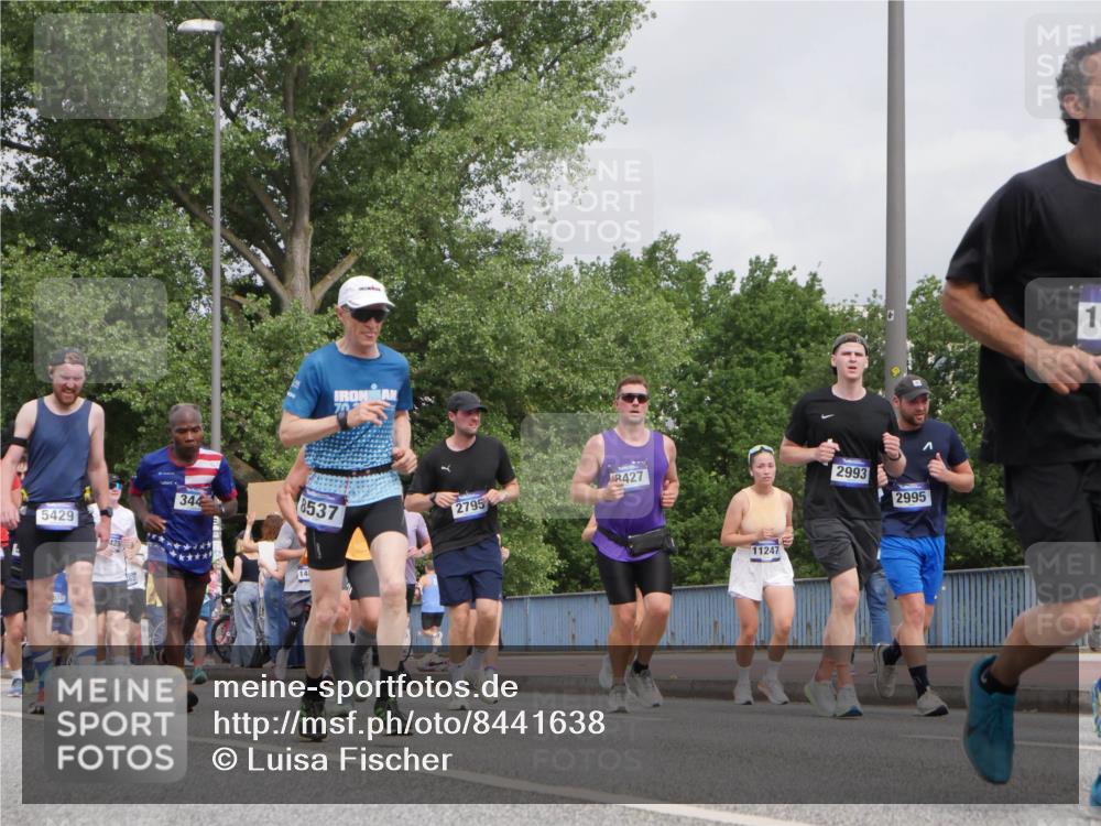 29.06.2025 - hella hamburg halbmarathon Luisa Fischer http://msf.ph/oto/8441638 29.06.2025 10:22:45 Kennedybrücke 5429, 428, 570, 344, 8537, 2795, 427, 11247, 2993, 2995, 1, 2405, 2795, 2918, 2993, 2995, 3446, 4170, 5178, 5397, 5429, 6939, 7248, 7249, 7836, 8427, 8537, 8778, 10594 meine-sportfotos.de