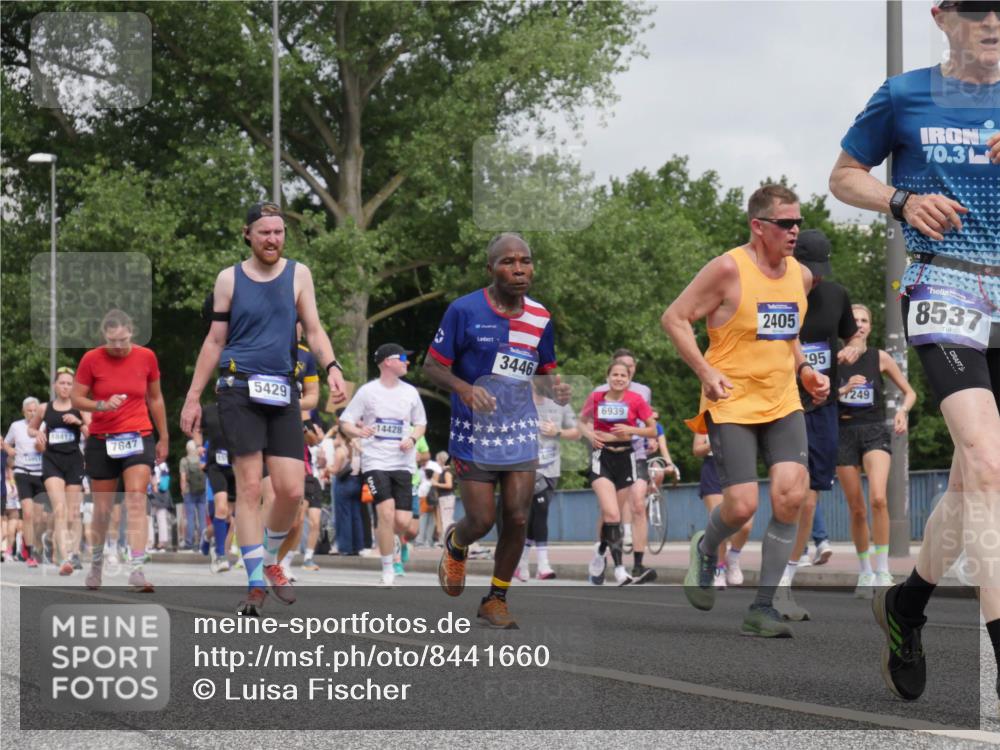 29.06.2025 - hella hamburg halbmarathon Luisa Fischer http://msf.ph/oto/8441660 29.06.2025 10:22:47 Kennedybrücke 14953, 18417, 7647, 5429, 14428, 3446, 6939, 2405, 95, 249, 70, 3, 8537, 2405, 2795, 2918, 2993, 2995, 3446, 3631, 4170, 4979, 5178, 5397, 5429, 6939, 7248, 7249, 7836, 8427, 8537, 8778, 10594 meine-sportfotos.de
