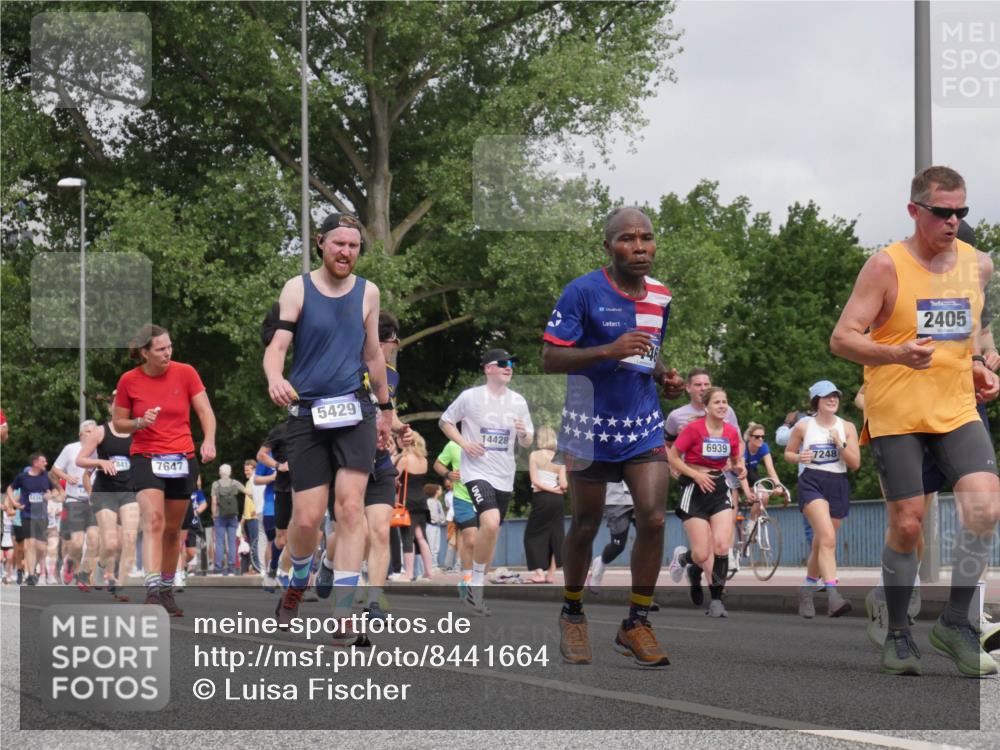 29.06.2025 - hella hamburg halbmarathon Luisa Fischer http://msf.ph/oto/8441664 29.06.2025 10:22:47 Kennedybrücke 7647, 5429, 14428, 6939, 7248, 2405, 2405, 2795, 2918, 2993, 2995, 3446, 3631, 4170, 4979, 5178, 5397, 5429, 6939, 7248, 7249, 7836, 8427, 8537, 8778, 10594 meine-sportfotos.de