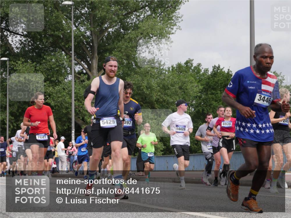 29.06.2025 - hella hamburg halbmarathon Luisa Fischer http://msf.ph/oto/8441675 29.06.2025 10:22:48 Kennedybrücke 5834, 149, 7647, 4570, 5429, 397, 14428, 2918, 148, 6939, 3446, 249, 2405, 2795, 2918, 2993, 2995, 3446, 3631, 4170, 4562, 4570, 4979, 5178, 5397, 5429, 6939, 7248, 7249, 7836, 8427, 8537, 10349, 10594 meine-sportfotos.de