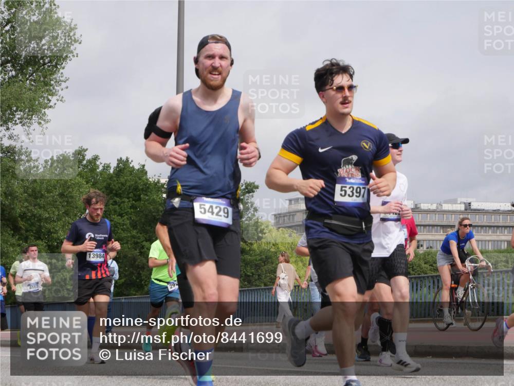 29.06.2025 - hella hamburg halbmarathon Luisa Fischer http://msf.ph/oto/8441699 29.06.2025 10:22:51 Kennedybrücke 4562, 13984, 29, 5429, 5397, 2405, 2795, 2918, 2993, 2995, 3446, 3631, 4562, 4570, 4979, 5035, 5397, 5429, 5878, 6796, 6939, 7248, 7249, 7836, 8427, 8537, 10349, 10594 meine-sportfotos.de