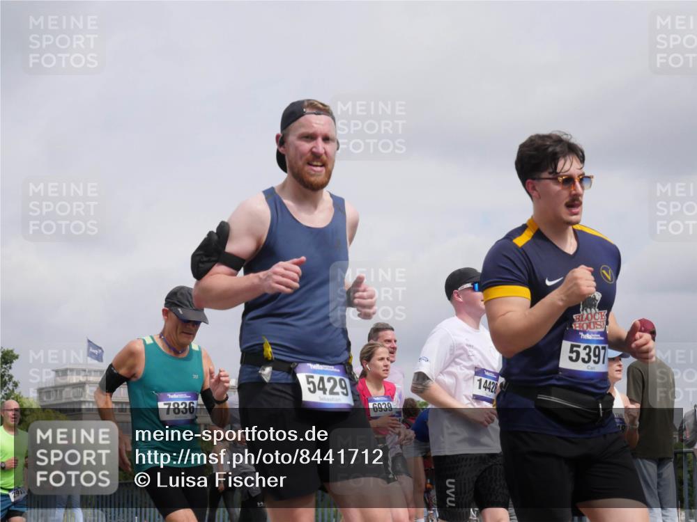 29.06.2025 - hella hamburg halbmarathon Luisa Fischer http://msf.ph/oto/8441712 29.06.2025 10:22:51 Kennedybrücke 29, 7836, 5429, 6939, 1442, 5397, 724, 2405, 2795, 2918, 2993, 2995, 3446, 3631, 4562, 4570, 4979, 5035, 5397, 5429, 5878, 6796, 6939, 7248, 7249, 7836, 8427, 8537, 10349, 10594 meine-sportfotos.de
