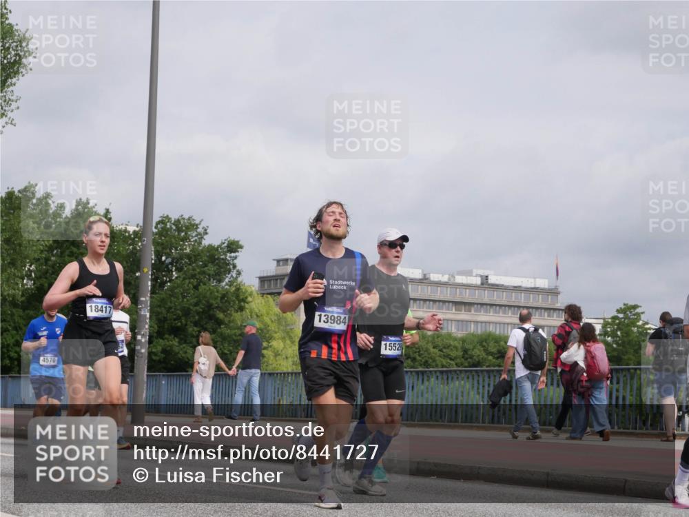 29.06.2025 - hella hamburg halbmarathon Luisa Fischer http://msf.ph/oto/8441727 29.06.2025 10:22:53 Kennedybrücke 4570, 18417, 13984, 15529, 2795, 2918, 3631, 4562, 4570, 4979, 5035, 5251, 5397, 5429, 5878, 6796, 6797, 6872, 6939, 7248, 7249, 7647, 7836, 10349, 10594 meine-sportfotos.de