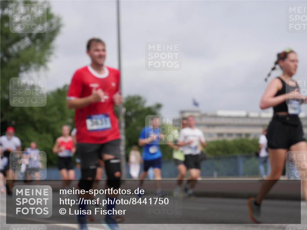 29.06.2025 - hella hamburg halbmarathon Luisa Fischer http://msf.ph/oto/8441750 29.06.2025 10:22:54 Kennedybrücke 3431, 2918, 3631, 4562, 4570, 4979, 5035, 5251, 5397, 5429, 5878, 6796, 6797, 6872, 6874, 6939, 7248, 7647, 7836, 10349, 10594 meine-sportfotos.de