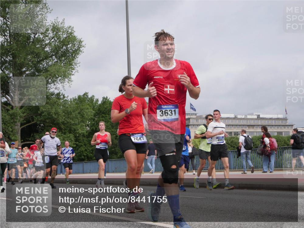 29.06.2025 - hella hamburg halbmarathon Luisa Fischer http://msf.ph/oto/8441755 29.06.2025 10:22:55 Kennedybrücke 35, 16016, 15802, 7647, 3631, 70, 103, 4562, 2918, 3631, 4562, 4570, 4979, 5035, 5251, 5878, 6796, 6797, 6872, 6874, 6939, 7137, 7248, 7647, 7836, 10349, 10594 meine-sportfotos.de