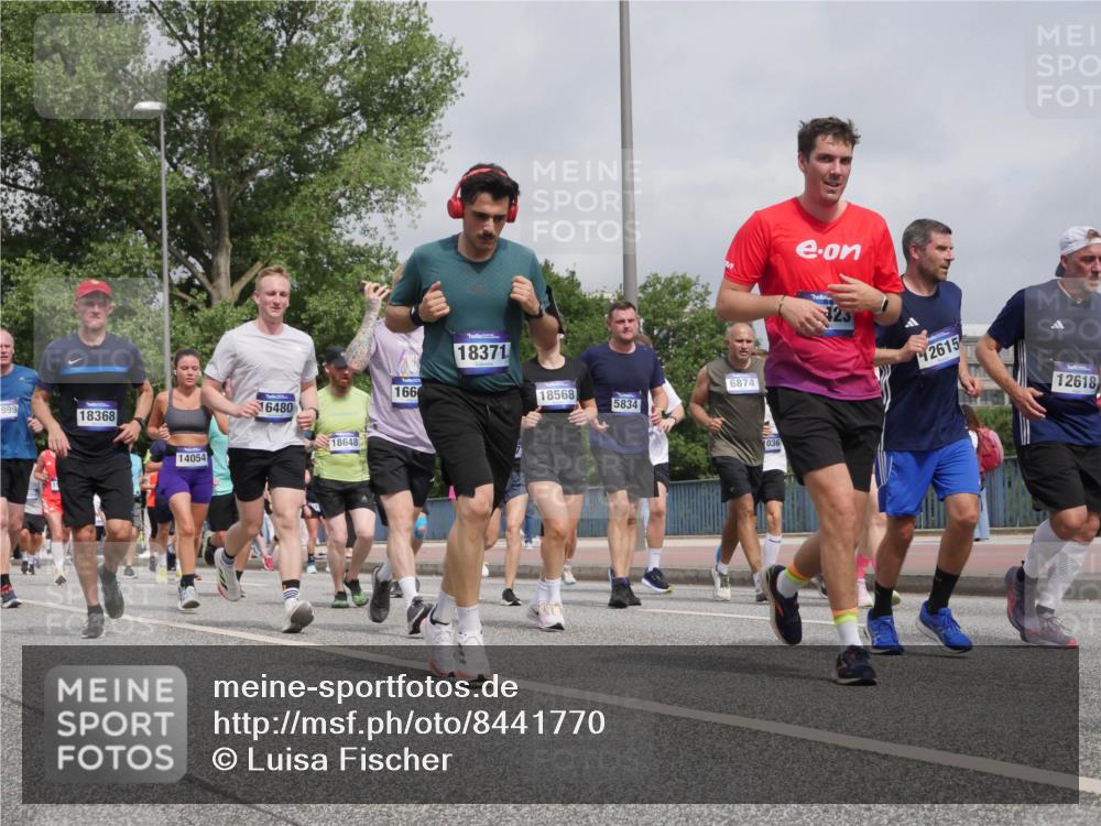 29.06.2025 - hella hamburg halbmarathon Luisa Fischer http://msf.ph/oto/8441770 29.06.2025 10:23:02 Kennedybrücke 999, 18368, 14054, 16480, 18648, 166, 18371, 18568, 5834, 6874, 1036, 123, 2615, 12618, 1145, 5035, 5123, 5251, 5556, 5834, 5849, 5878, 6444, 6796, 6797, 6872, 6874, 7137, 7647, 7917 meine-sportfotos.de