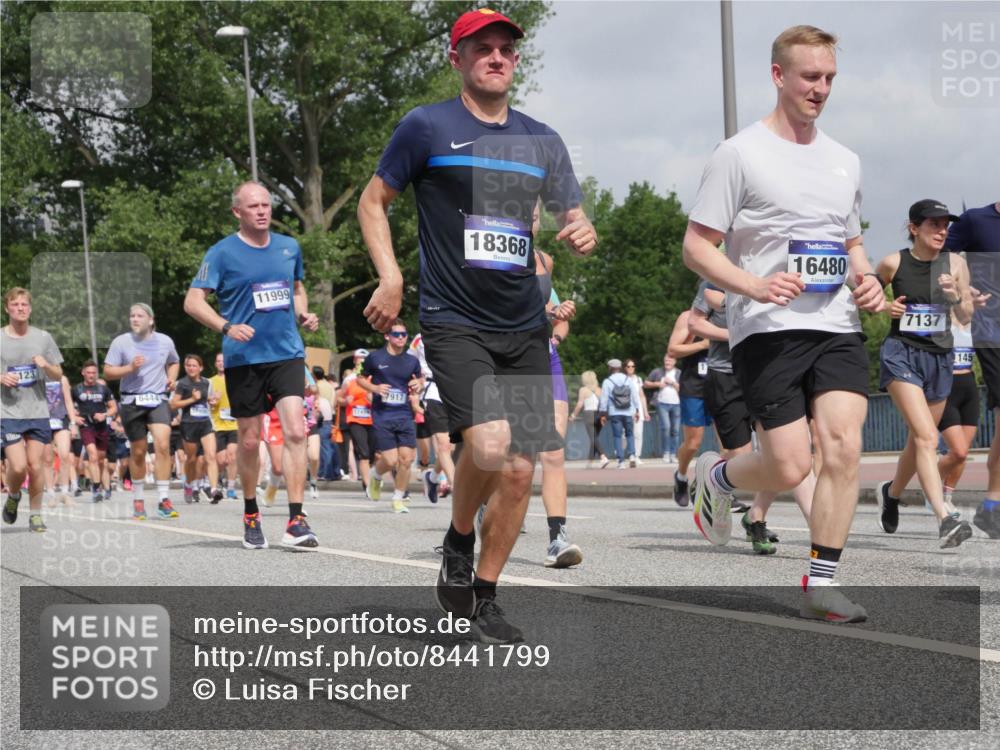 29.06.2025 - hella hamburg halbmarathon Luisa Fischer http://msf.ph/oto/8441799 29.06.2025 10:23:04 Kennedybrücke 123, 6444, 11999, 7917, 18368, 16480, 7137, 145, 1145, 3678, 4539, 4614, 5123, 5251, 5556, 5834, 5849, 5878, 6444, 6796, 6797, 6872, 6874, 7137, 7647, 7917, 10622 meine-sportfotos.de