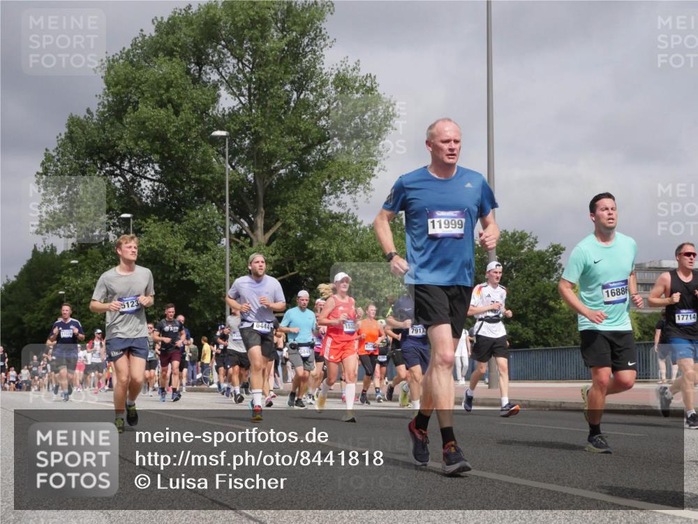 29.06.2025 - hella hamburg halbmarathon Luisa Fischer http://msf.ph/oto/8441818 29.06.2025 10:23:06 Kennedybrücke 11028, 5123, 6444, 5849, 1532, 11999, 174, 7917, 16886, 17714, 1145, 3278, 3678, 4539, 4614, 5123, 5556, 5834, 5849, 6444, 6874, 7137, 7744, 7917, 10622 meine-sportfotos.de
