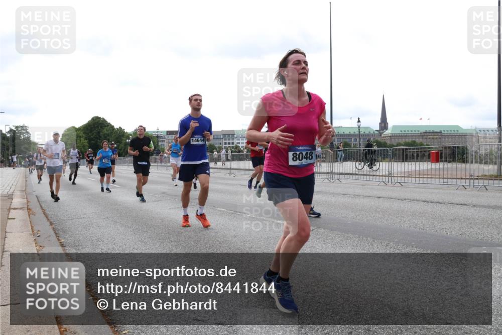 29.06.2025 - hella hamburg halbmarathon Lena Gebhardt http://msf.ph/oto/8441844 29.06.2025 10:29:30 Lombardsbrücke 8414, 1230, 14644, 8048, 1063, 1230, 1661, 2688, 3179, 3311, 3524, 4349, 4373, 4395, 5350, 6285, 6345, 6725, 7449, 7517, 7832, 8048, 8812, 9714, 9937, 10198, 10322, 10641, 10808, 10996, 11249, 11269, 11376, 11444, 11634, 11792, 11803, 11989, 12086, 12099, 12216, 12227, 12404, 12958, 13090, 13382, 13810, 14644, 15952, 15955, 16306, 16659, 16662, 16673, 16676, 17496, 17945, 18298, 18299, 18385, 18414 meine-sportfotos.de