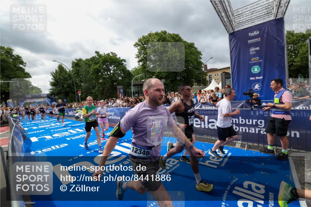 29.06.2025 - hella hamburg halbmarathon Zöllner http://msf.ph/oto/8441886 29.06.2025 10:56:22 Ziel 1193, 4029, 5465, 5672, 7547, 9903, 10789, 11231, 11309, 12348, 15300, 16375, 17468, 18117, 18495, 18652, 18741, 19152 meine-sportfotos.de