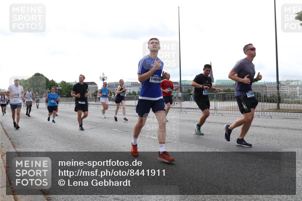 29.06.2025 - hella hamburg halbmarathon Lena Gebhardt http://msf.ph/oto/8441911 29.06.2025 10:29:30 Lombardsbrücke 8414, 10641, 6289, 14644, 2311, 1746, 1063, 1230, 1661, 2688, 3179, 3311, 3524, 4349, 4373, 4395, 5350, 6285, 6345, 6725, 7449, 7517, 7832, 8048, 8812, 9714, 9937, 10198, 10322, 10641, 10808, 10996, 11249, 11269, 11376, 11444, 11634, 11792, 11803, 11989, 12086, 12099, 12216, 12227, 12404, 12958, 13090, 13382, 13810, 14644, 15952, 15955, 16306, 16659, 16662, 16673, 16676, 17496, 17945, 18298, 18299, 18385, 18414 meine-sportfotos.de