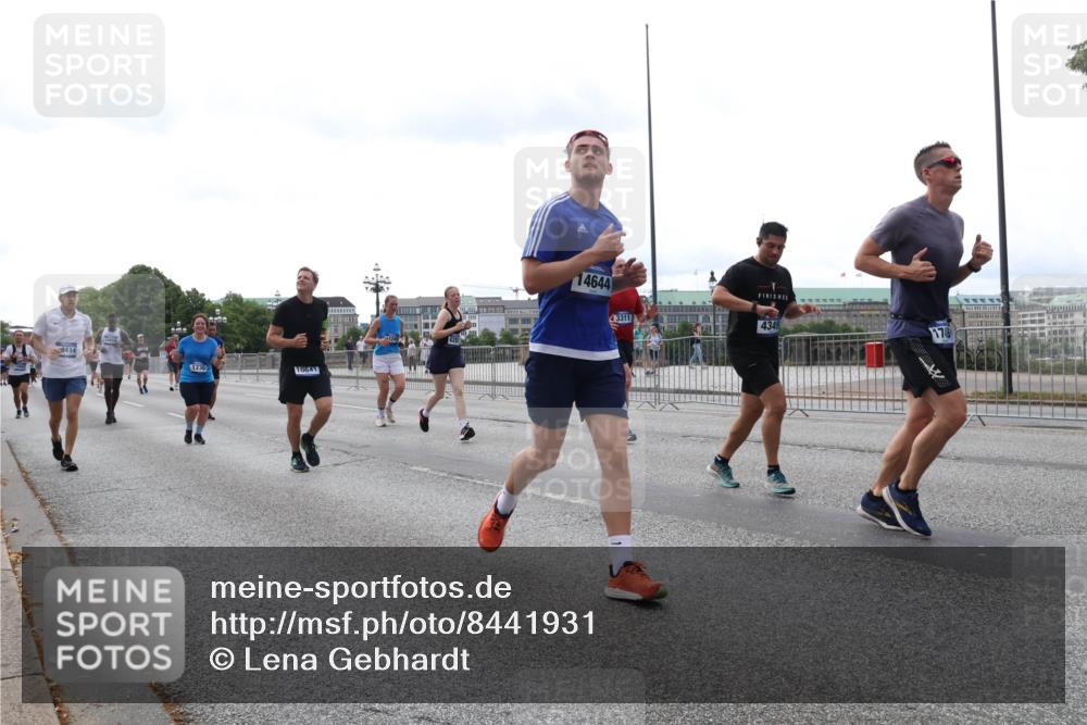 29.06.2025 - hella hamburg halbmarathon Lena Gebhardt http://msf.ph/oto/8441931 29.06.2025 10:29:30 Lombardsbrücke 1230, 10641, 14644, 3311, 4349, 1746, 1063, 1230, 1661, 2688, 3179, 3311, 3524, 4349, 4373, 4395, 5350, 6285, 6345, 6725, 7449, 7517, 7832, 8048, 8812, 9714, 9937, 10198, 10322, 10641, 10808, 10996, 11249, 11269, 11376, 11444, 11634, 11792, 11803, 11989, 12086, 12099, 12216, 12227, 12404, 12958, 13090, 13382, 13810, 14644, 15952, 15955, 16306, 16659, 16662, 16673, 16676, 17496, 17945, 18298, 18299, 18385, 18414 meine-sportfotos.de