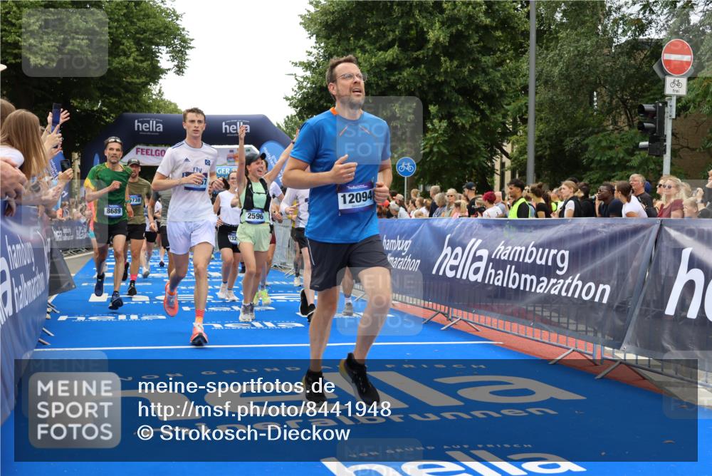 29.06.2025 - hella hamburg halbmarathon Strokosch-Dieckow http://msf.ph/oto/8441948 29.06.2025 10:49:31 Ziel 1342, 1476, 2504, 2516, 2592, 2596, 2878, 2889, 2937, 5705, 5978, 8437, 8689, 8813, 9038, 9463, 9649, 11339, 11340, 11679, 11779, 11977, 12094, 12670, 13233, 13269, 14562, 14838, 15392, 15784, 15857, 15894, 15966, 16114, 16592, 16738, 16891, 17001, 18476, 18887, 18960 meine-sportfotos.de