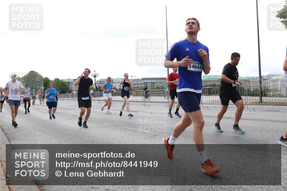 29.06.2025 - hella hamburg halbmarathon Lena Gebhardt http://msf.ph/oto/8441949 29.06.2025 10:29:31 Lombardsbrücke 18414, 1230, 10641, 6285, 331, 4644, 1063, 1230, 1661, 2688, 3179, 3311, 3524, 4349, 4373, 4395, 5350, 6285, 6345, 6725, 7449, 7517, 7832, 8048, 8812, 9714, 9937, 10198, 10322, 10641, 10808, 10996, 11249, 11269, 11376, 11444, 11634, 11792, 11803, 11989, 12086, 12099, 12216, 12227, 12404, 12958, 13090, 13382, 13810, 14644, 15266, 15952, 15955, 16306, 16659, 16662, 16673, 16676, 17496, 17945, 18298, 18299, 18385, 18414 meine-sportfotos.de