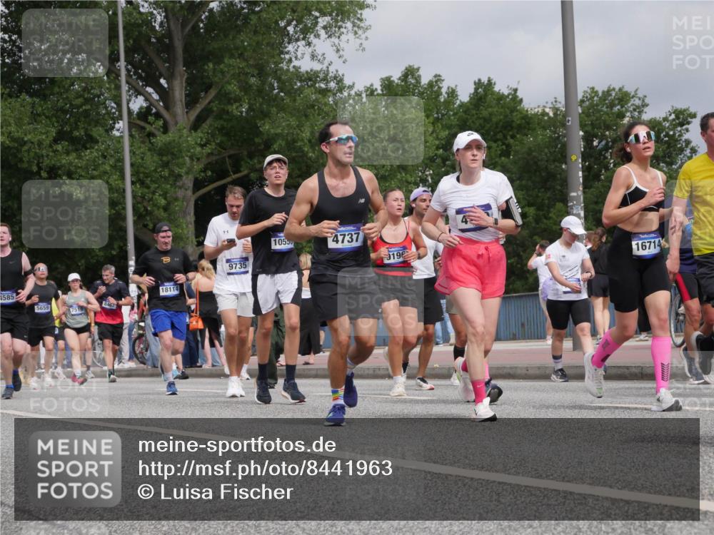 29.06.2025 - hella hamburg halbmarathon Luisa Fischer http://msf.ph/oto/8441963 29.06.2025 10:23:18 Kennedybrücke 4585, 5659, 7519, 8462, 18114, 1053, 4737, 9735, 9196, 16714, 1110, 1115, 2357, 3278, 4585, 4737, 4739, 5659, 7519, 7739, 7744, 7808, 8387, 8462, 9136, 9196, 9735, 10414, 10550 meine-sportfotos.de