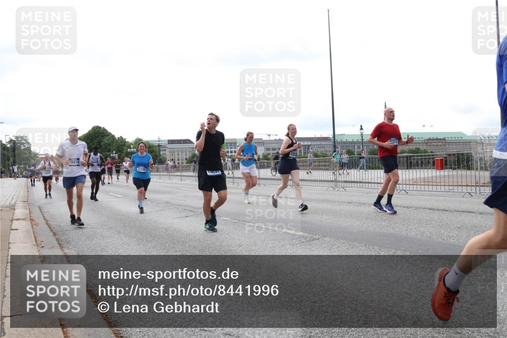 29.06.2025 - hella hamburg halbmarathon Lena Gebhardt http://msf.ph/oto/8441996 29.06.2025 10:29:31 Lombardsbrücke 18414, 16659, 1230, 1064, 11249, 3311, 1063, 1230, 1661, 2688, 3179, 3311, 3524, 4349, 4373, 4395, 5350, 6285, 6345, 6725, 7449, 7517, 7832, 8048, 8812, 9714, 9937, 10198, 10322, 10641, 10808, 10996, 11249, 11269, 11376, 11444, 11634, 11792, 11803, 11989, 12086, 12099, 12216, 12227, 12404, 12958, 13090, 13382, 13810, 14644, 15266, 15952, 15955, 16306, 16659, 16662, 16673, 16676, 17496, 17945, 18298, 18299, 18385, 18414 meine-sportfotos.de