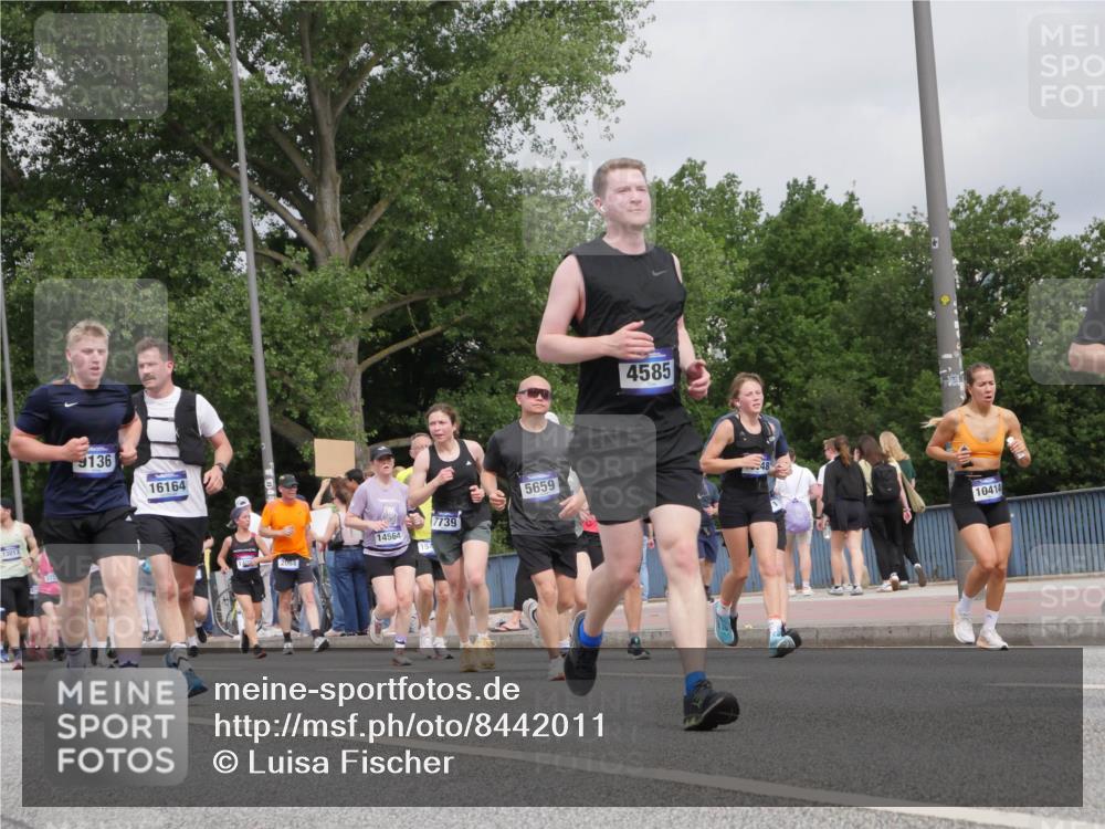 29.06.2025 - hella hamburg halbmarathon Luisa Fischer http://msf.ph/oto/8442011 29.06.2025 10:23:22 Kennedybrücke 13013, 9136, 16164, 2064, 14564, 154, 7739, 5659, 4585, 48, 10414, 1110, 1115, 4585, 4737, 4739, 5659, 7519, 7739, 7808, 8387, 8462, 9136, 9196, 9735, 10414, 10550 meine-sportfotos.de