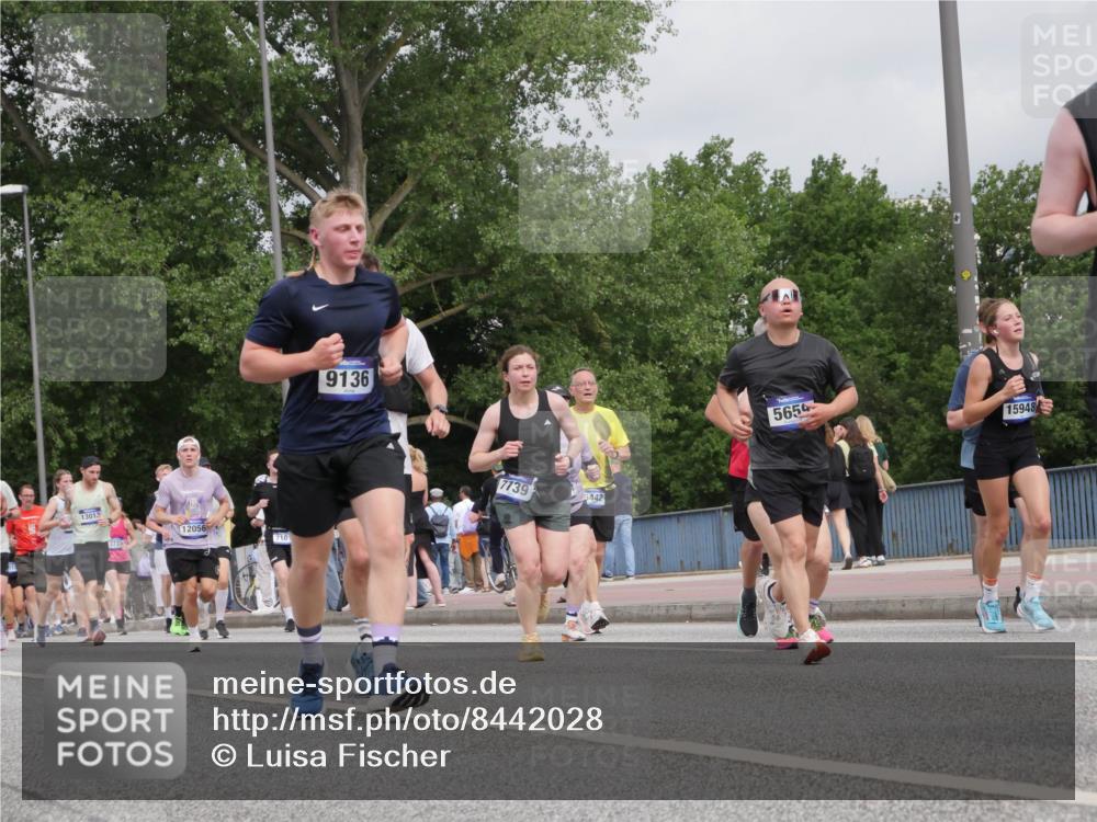 29.06.2025 - hella hamburg halbmarathon Luisa Fischer http://msf.ph/oto/8442028 29.06.2025 10:23:23 Kennedybrücke 13013, 3733, 12056, 7101, 9136, 7739, 5442, 5654, 15948, 1110, 1115, 4585, 4737, 4739, 5659, 5937, 7519, 7739, 7808, 8387, 8462, 8588, 9136, 9196, 9735, 10414, 10550 meine-sportfotos.de