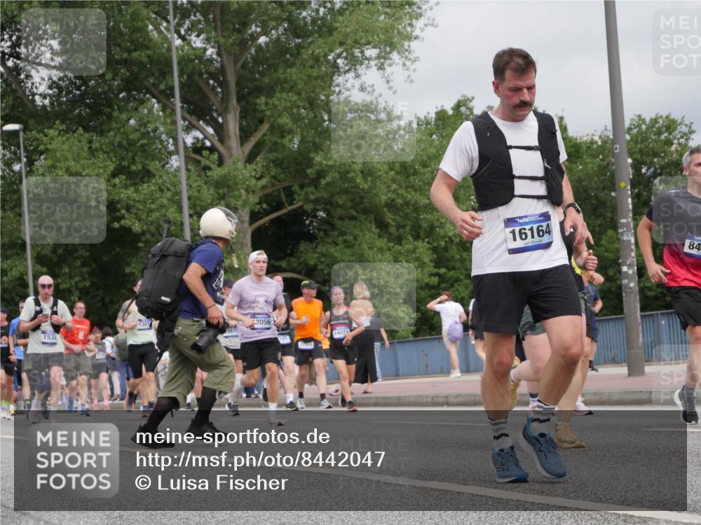 29.06.2025 - hella hamburg halbmarathon Luisa Fischer http://msf.ph/oto/8442047 29.06.2025 10:23:25 Kennedybrücke 1301, 1534, 2056, 101, 2064, 14024, 16164, 84, 1046, 1069, 1534, 4585, 5659, 5831, 5937, 7101, 7519, 7739, 7808, 8387, 8462, 8588, 9136, 9196, 9735, 10414, 10550, 10595 meine-sportfotos.de