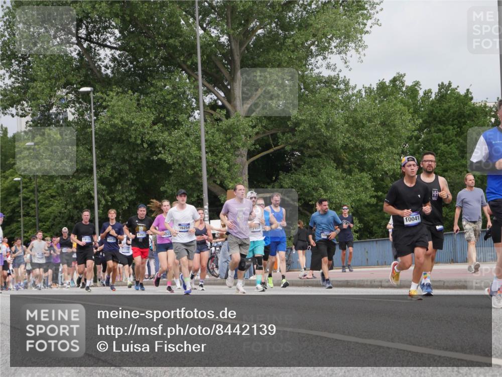 29.06.2025 - hella hamburg halbmarathon Luisa Fischer http://msf.ph/oto/8442139 29.06.2025 10:23:36 Kennedybrücke 19132, 19131, 11100, 12977, 16254, 025, 131, 10041, 106, 1046, 1069, 1154, 1471, 1474, 1534, 2064, 3733, 4422, 5831, 5937, 7101, 7131, 8025, 8588, 8738, 9873, 10041, 10595, 10613, 10647, 10754 meine-sportfotos.de