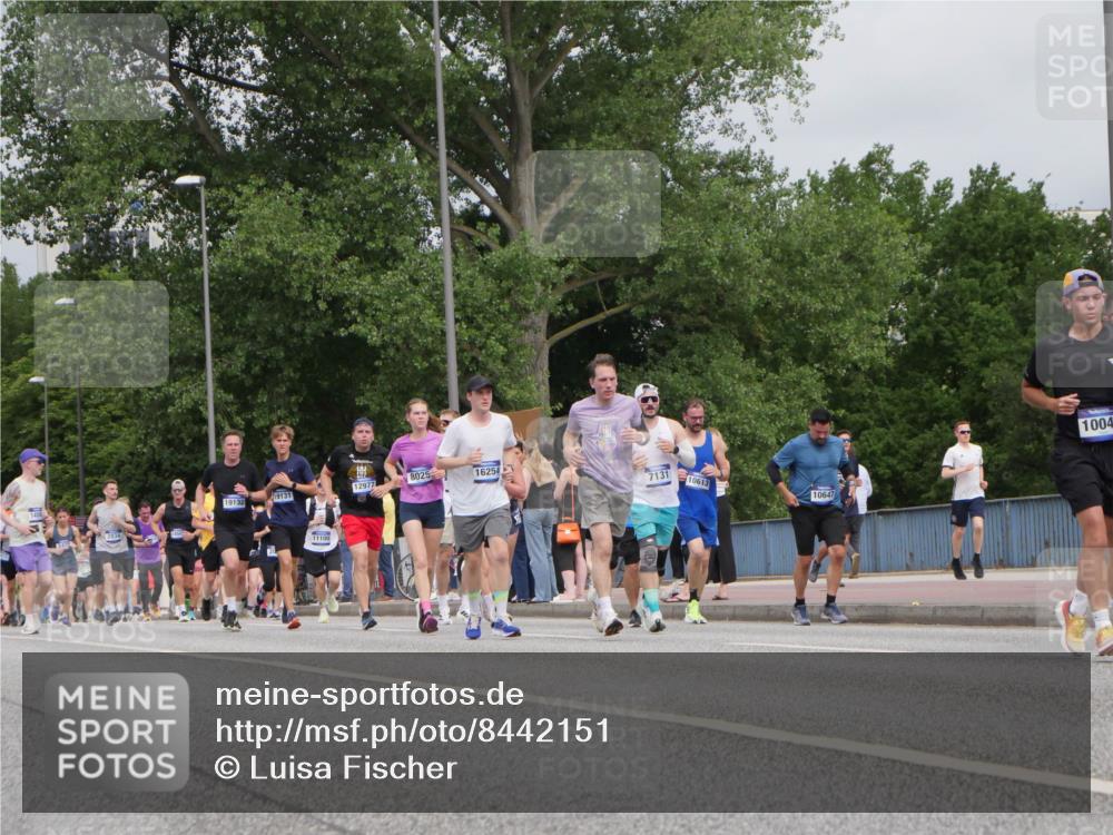 29.06.2025 - hella hamburg halbmarathon Luisa Fischer http://msf.ph/oto/8442151 29.06.2025 10:23:36 Kennedybrücke 19132, 8025, 16254, 19131, 12977, 7131, 10613, 10647, 11100, 1004, 1046, 1069, 1154, 1471, 1474, 1534, 2064, 3733, 4422, 5831, 5937, 7101, 7131, 8025, 8588, 8738, 9873, 10041, 10595, 10613, 10647, 10754 meine-sportfotos.de