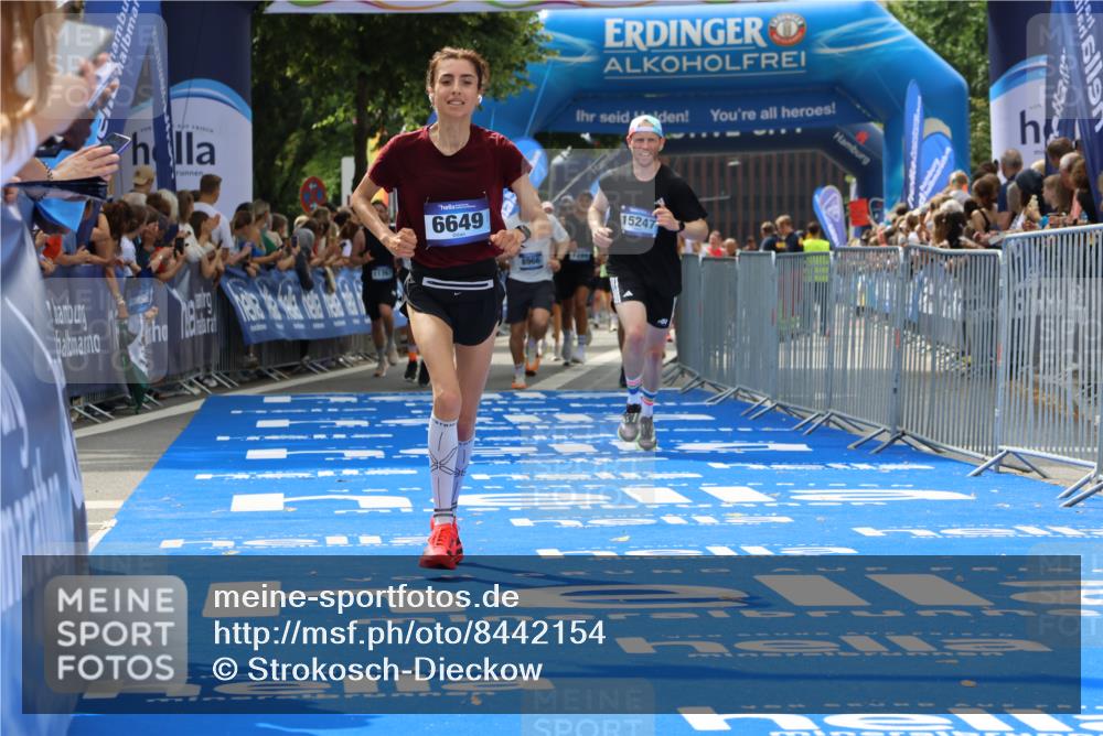29.06.2025 - hella hamburg halbmarathon Strokosch-Dieckow http://msf.ph/oto/8442154 29.06.2025 10:40:25 Ziel 6649, 7284, 8370, 8966, 10978, 11767, 12365, 12540, 14924, 15164, 15247, 17214, 17245, 17916, 18192 meine-sportfotos.de