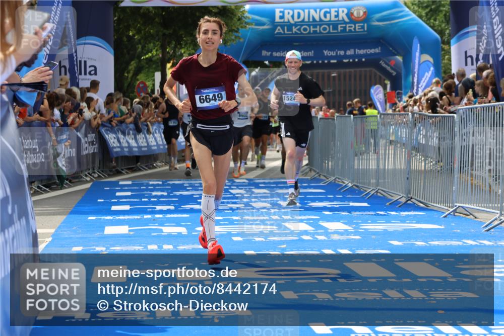 29.06.2025 - hella hamburg halbmarathon Strokosch-Dieckow http://msf.ph/oto/8442174 29.06.2025 10:40:25 Ziel 6649, 7284, 8370, 8966, 10978, 11767, 12365, 12540, 14924, 15164, 15247, 17214, 17245, 17916, 18192 meine-sportfotos.de