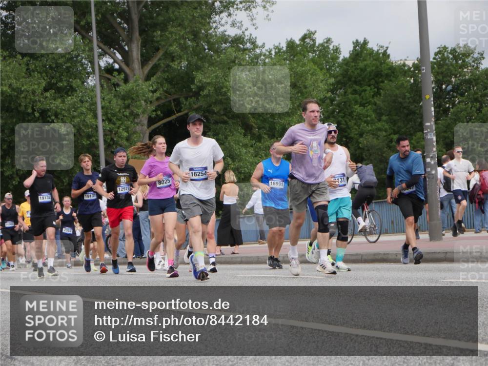 29.06.2025 - hella hamburg halbmarathon Luisa Fischer http://msf.ph/oto/8442184 29.06.2025 10:23:38 Kennedybrücke 16254, 8025, 12977, 19132, 19131, 16991, 131, 14503, 2053, 1046, 1069, 1154, 1471, 1474, 2064, 3733, 3842, 4422, 5831, 7131, 8025, 8738, 9873, 10041, 10613, 10647, 10754 meine-sportfotos.de