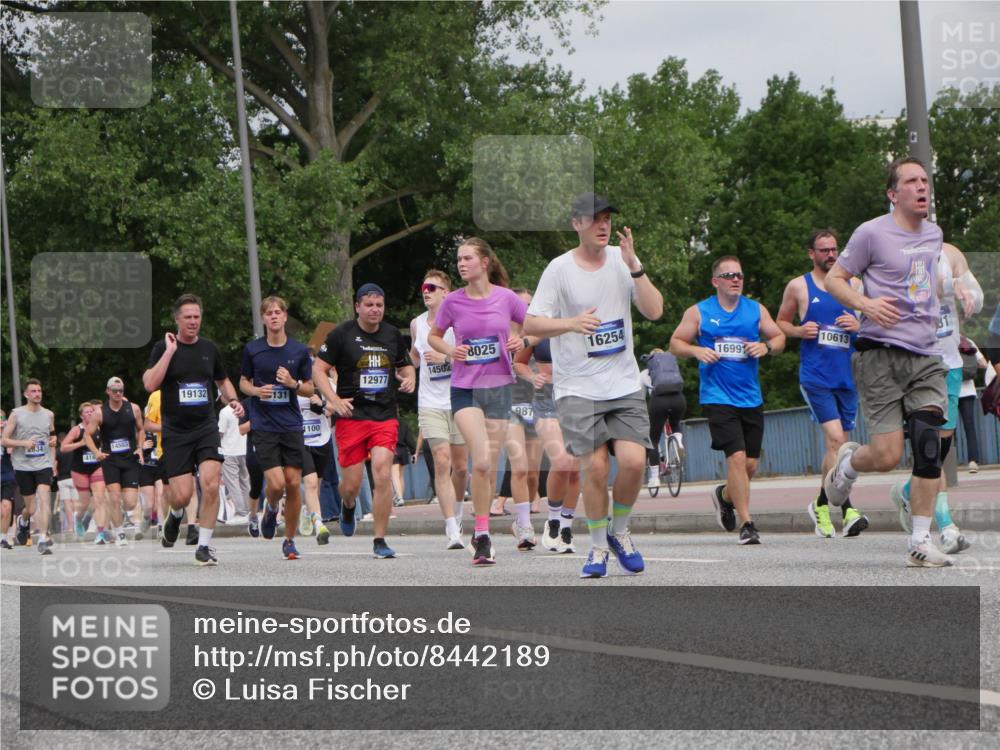 29.06.2025 - hella hamburg halbmarathon Luisa Fischer http://msf.ph/oto/8442189 29.06.2025 10:23:39 Kennedybrücke 2834, 416, 14503, 19132, 131, 100, 12977, 14502, 8025, 987, 16254, 1699, 10613, 1154, 1471, 1474, 2053, 2064, 2834, 3733, 3842, 4422, 7131, 8025, 8738, 9873, 10039, 10041, 10613, 10647, 10754 meine-sportfotos.de