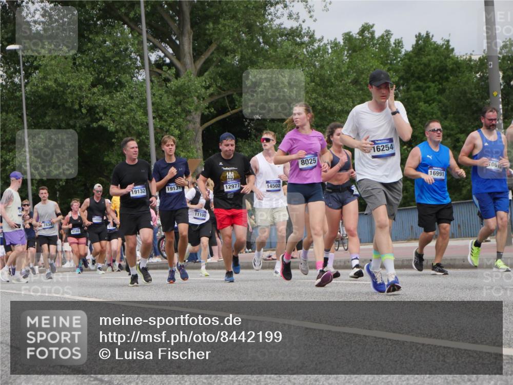 29.06.2025 - hella hamburg halbmarathon Luisa Fischer http://msf.ph/oto/8442199 29.06.2025 10:23:40 Kennedybrücke 2834, 4166, 14503, 19132, 19131, 11100, 12977, 14502, 8025, 16254, 16991, 106, 1154, 1471, 2053, 2064, 2834, 3842, 7131, 8025, 8738, 9873, 10039, 10041, 10613, 10647, 10754 meine-sportfotos.de